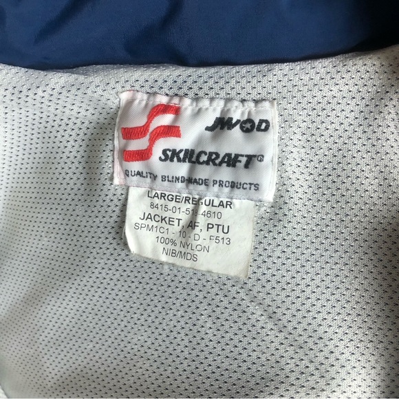 U.S AirForce Vintage Large Sized Windbreaker - Picture 3 of 3